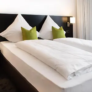 Hotel Oy By Wmm 